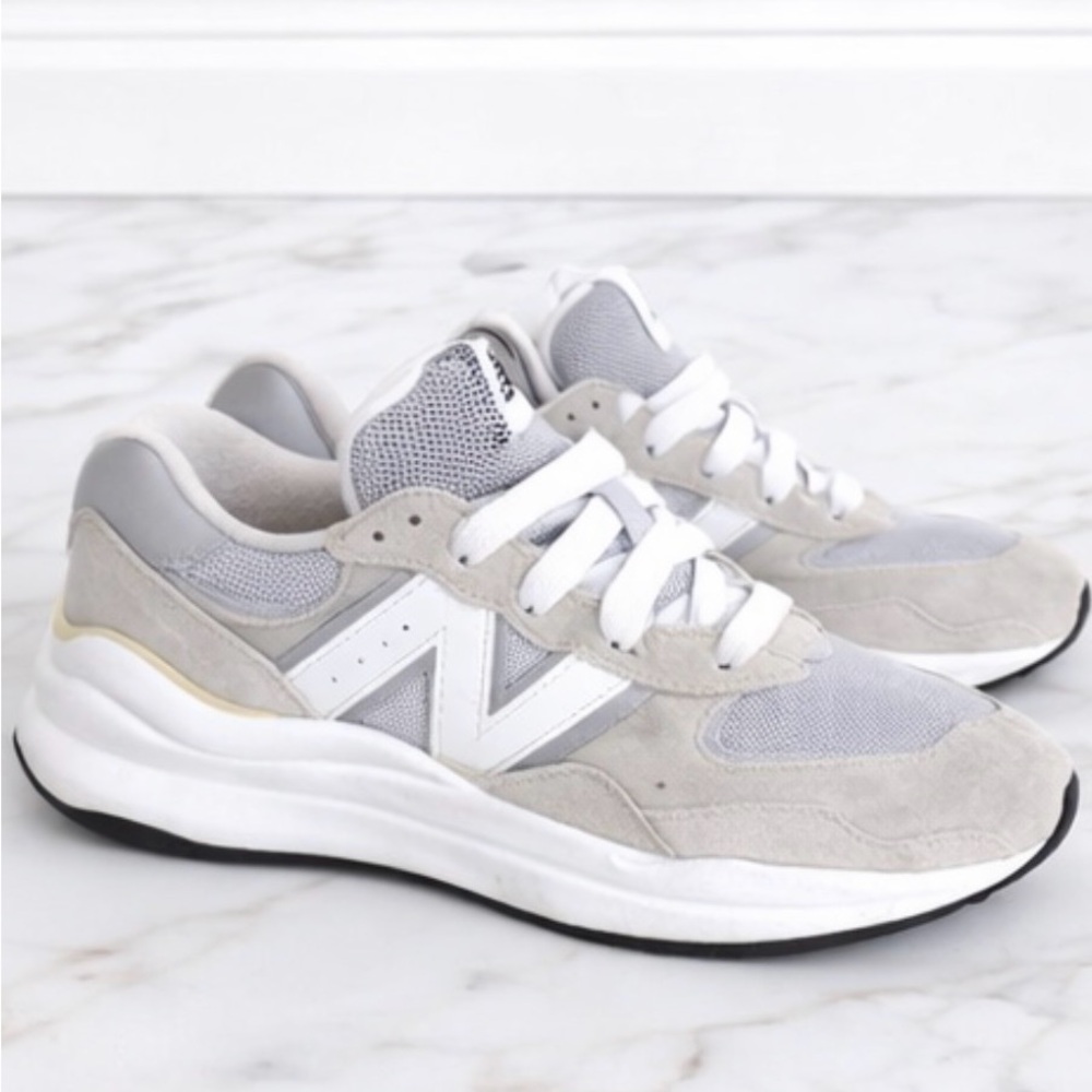 New Balance 5740 Grey Suede Mesh Sneakers M5740CA Men's 7 / Women's 8.5
